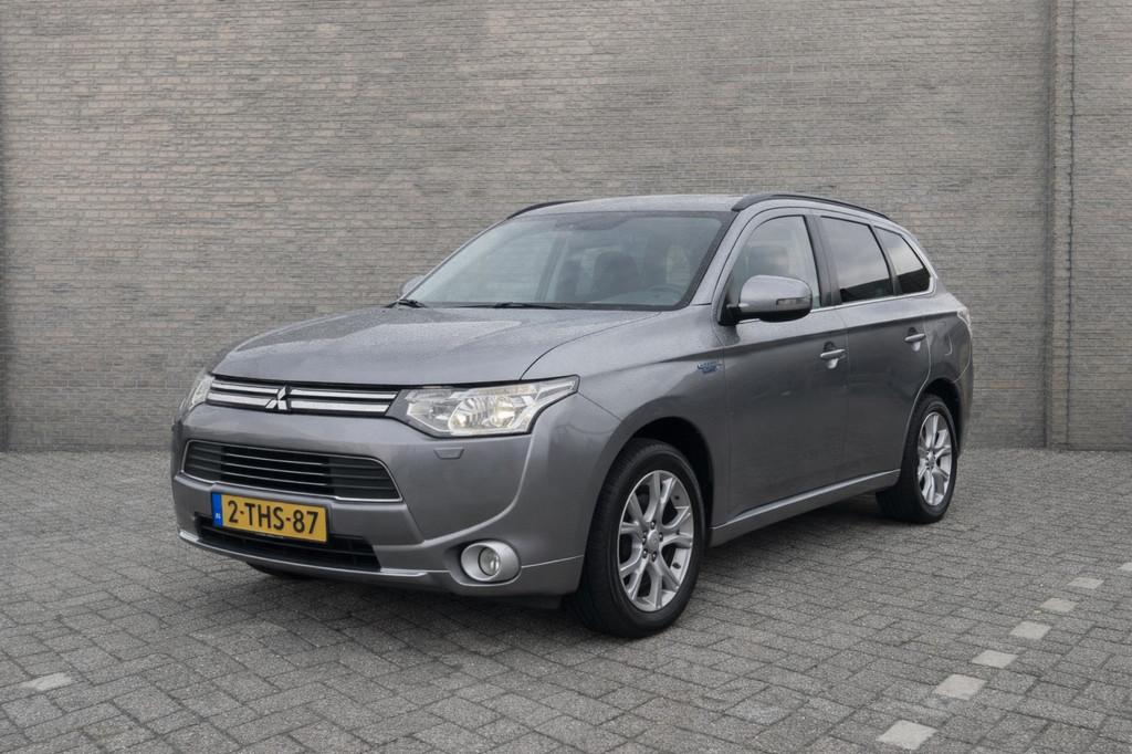 Mitsubishi Outlander 2.0 PHEV Instyle (bj 2014, automaat), Automaat, 135 pk, 4 cilinders, Bedrijf