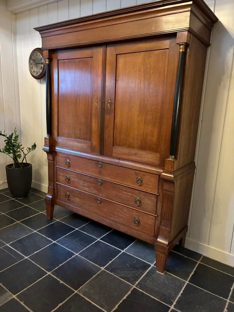 Kast Kabinet Vitrinekast moet weg!!, Huis en Inrichting, Kasten | Vitrinekasten, Ophalen, 200 cm of meer, 150 tot 200 cm, Zo goed als nieuw