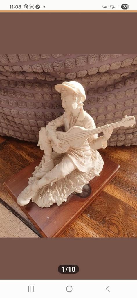 Italiaans beeld van jongen/zwerver beeld, Verzamelen, Beelden en Beeldjes, Gebruikt, Mens, Ophalen of Verzenden