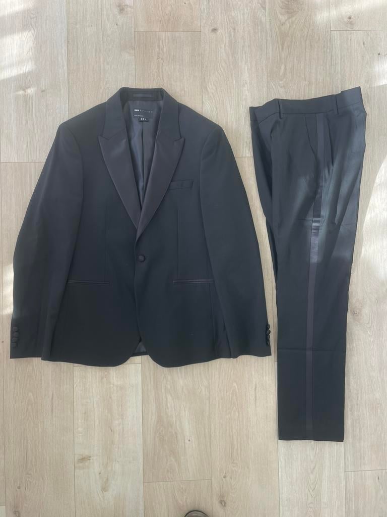 ASOS - Slim-fit smokingjasje/broek (zwart), Kleding | Heren, Kostuums en Colberts, Ophalen of Verzenden, Zo goed als nieuw, Overige maten