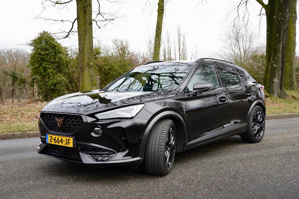 Cupra Formentor 2.0 TSI 4DRIVE ABT 370PK|Pano|Alarm klasse 5, 1800 kg, 4 cilinders, Alcantara, Zwart