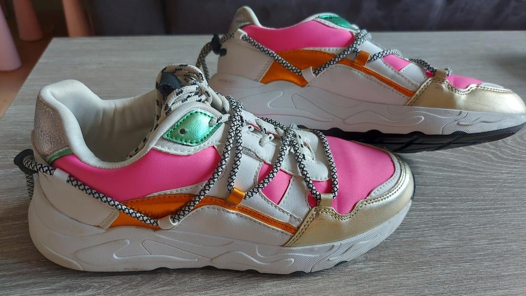 Mooie Sneakers, Ophalen of Verzenden, Zo goed als nieuw, Sneakers of Gympen