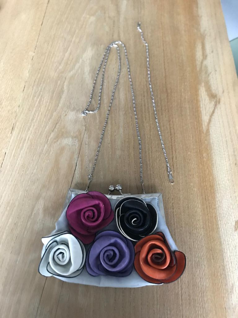 klein tasje met 3D bloemen, Sieraden, Tassen en Uiterlijk, Ophalen of Verzenden, Zo goed als nieuw, Schoudertasje