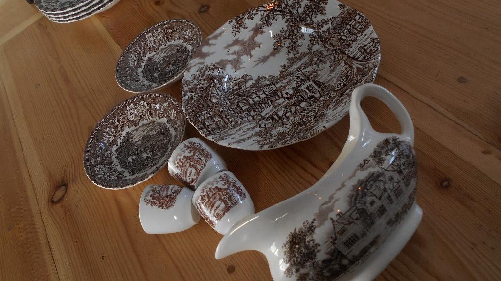 BORD sauskom AYNSLEY KOM EIT BRUIN, Ophalen of Verzenden