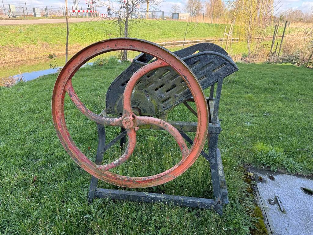 Antieke Bietenmolen - Decoratief Landbouwwerktuig, Ophalen