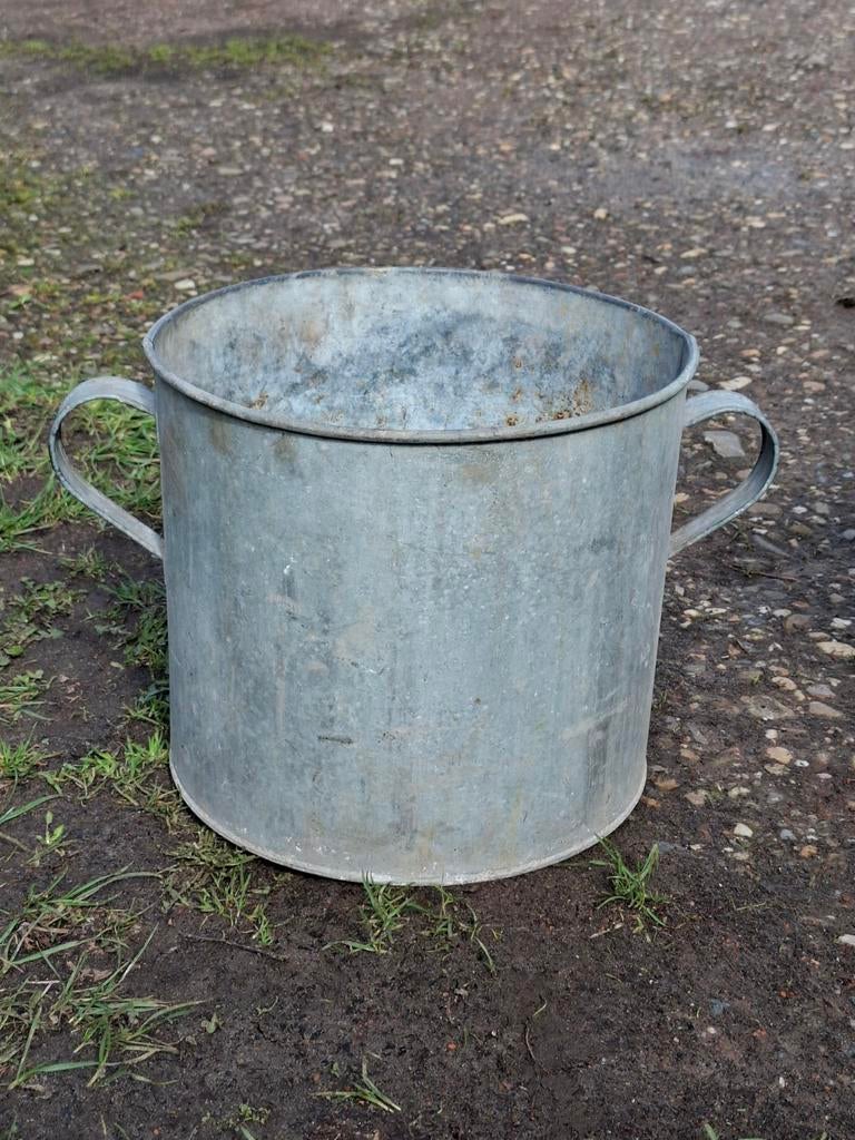 Oude brocante zinken emmers paasdagen webshop 2e paasdag, 25 tot 40 cm, Gebruikt, T, Rond