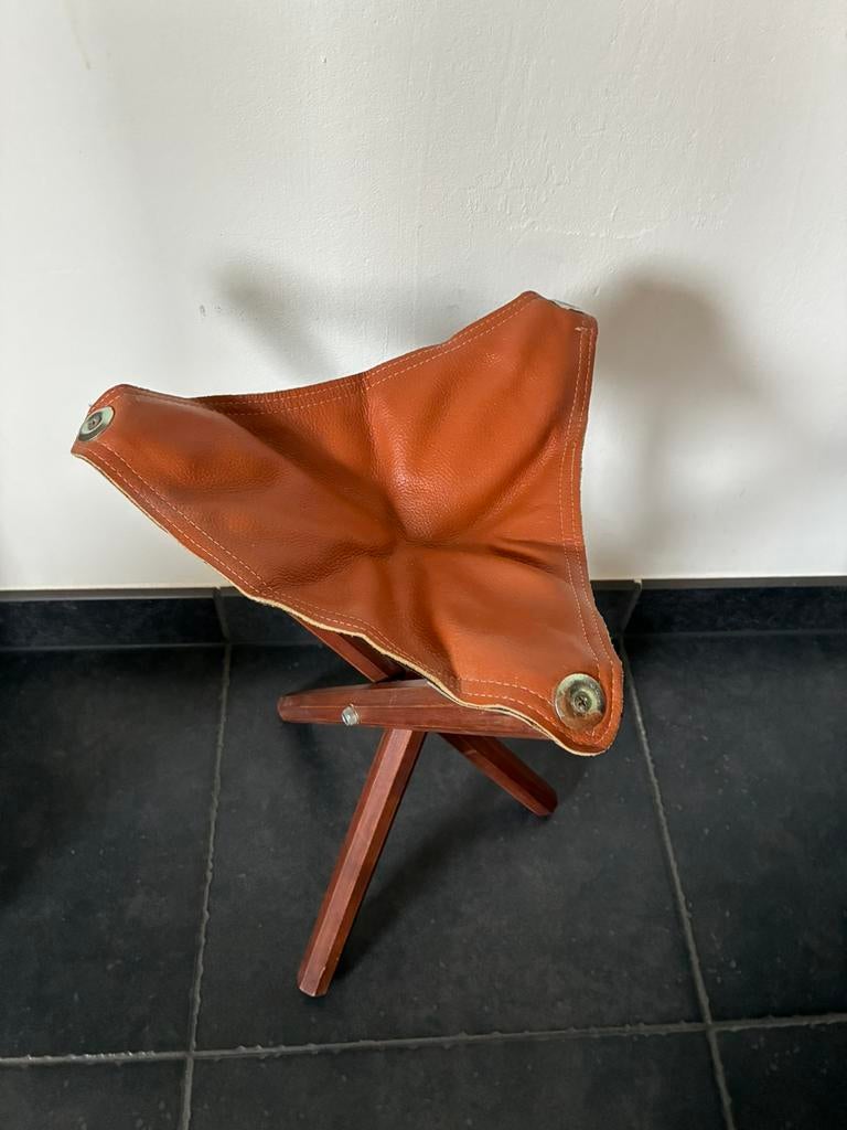 Inklapbare 3 poot kruk met leer, Ophalen, Hout