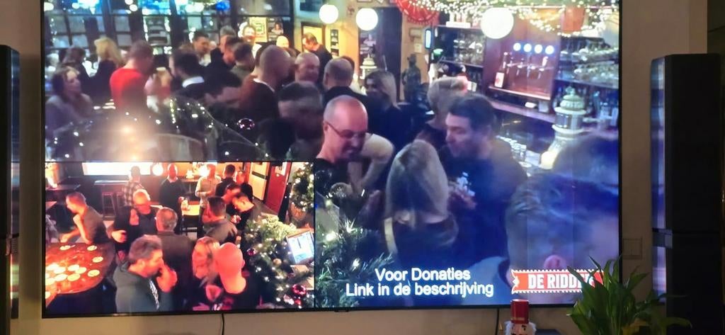 Samsung 82 inch 4K Smart TV - Serie 8 met lichte baan, Gebruikt, Ophalen of Verzenden, Samsung, 100 cm of meer