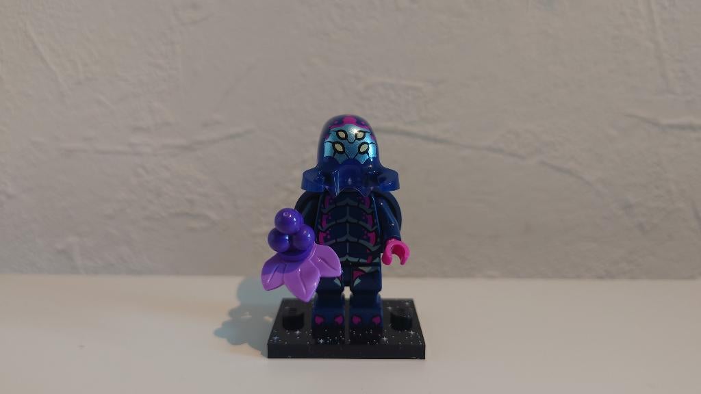 Lego Collectible Minifigure Series 26 Alien Beetlezoid, Ophalen of Verzenden, Zo goed als nieuw, Complete set, Lego