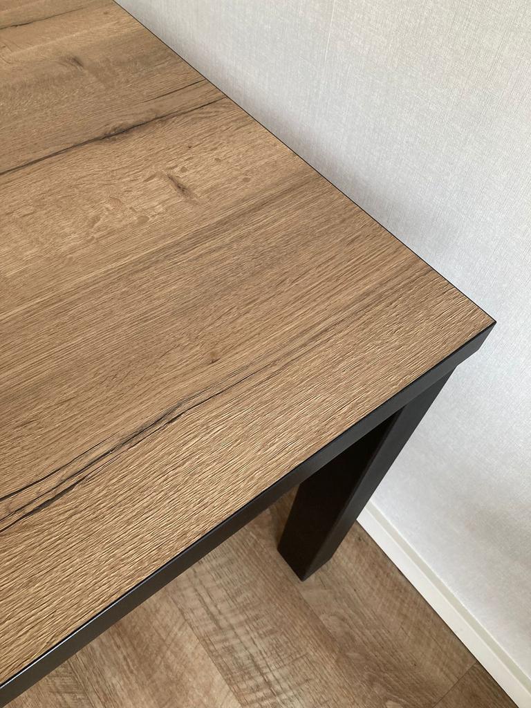 Moderne eettafel 160x90cm met houtlook blad, Huis en Inrichting, Tafels | Eettafels, Ophalen, Kunststof, Gebruikt, 50 tot 100 cm