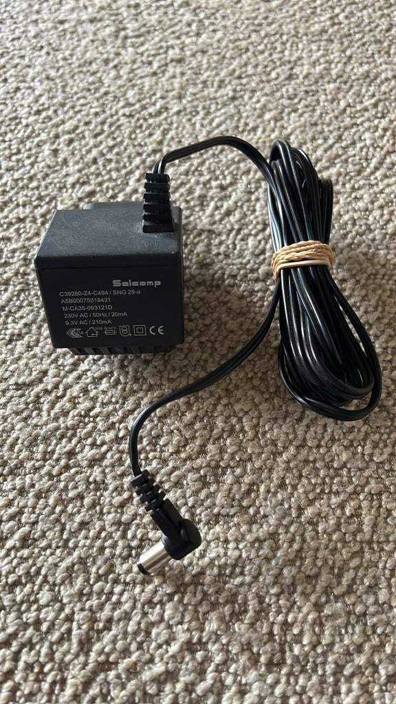 Salcomp adapter, Ophalen of Verzenden, Gebruikt