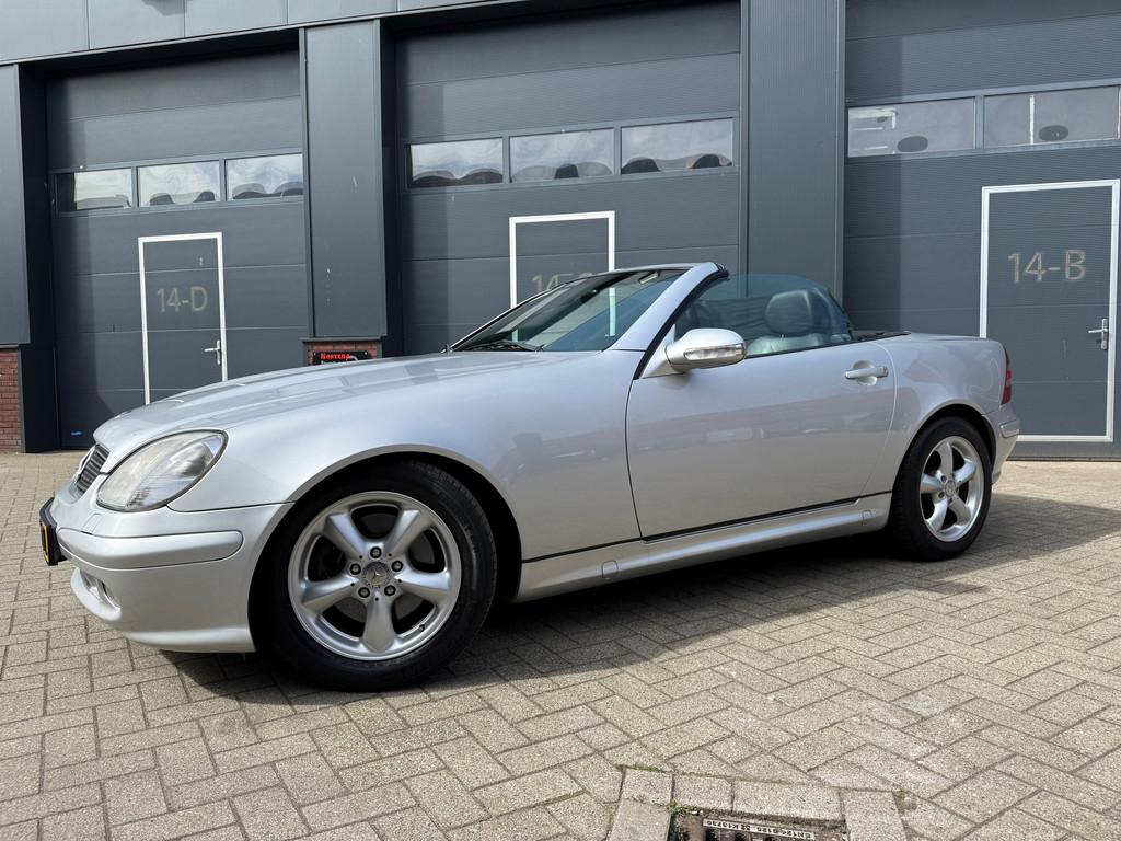 Mercedes-Benz SLK-klasse 320 V6 AUTOMAAT/NIEUWSTAAT/XENON/AI, Auto's, Gebruikt, Zwart, Cabriolet, Bedrijf