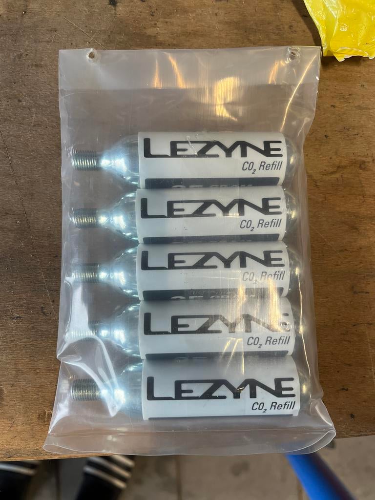 5x Lezyne CO2 Refill 25 gram luchtpatronen, Ophalen of Verzenden, Nieuw