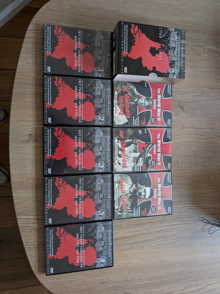 Tweede Wereldoorlog dvd's 8 stuks, Ophalen, Zo goed als nieuw, Oorlog of Misdaad