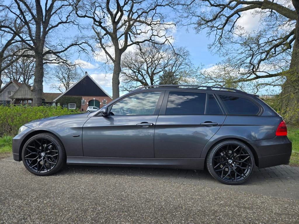 BMW 3-Serie 2.0 I 320 Touring AUT 2006, Auto's, Automaat, Achterwielaandrijving, 1995 cc, Zwart