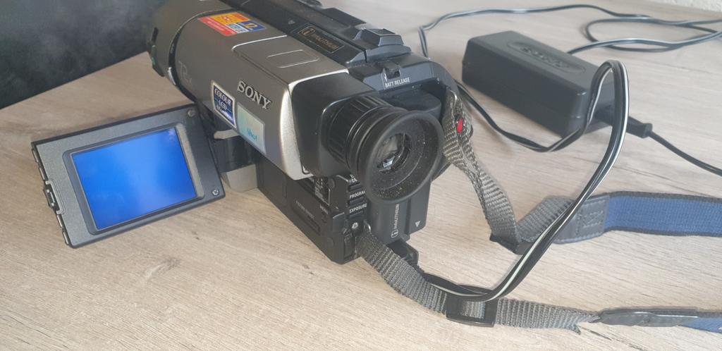 Sony Handycam DCR-TRV12E Digital Video Camera, Ophalen