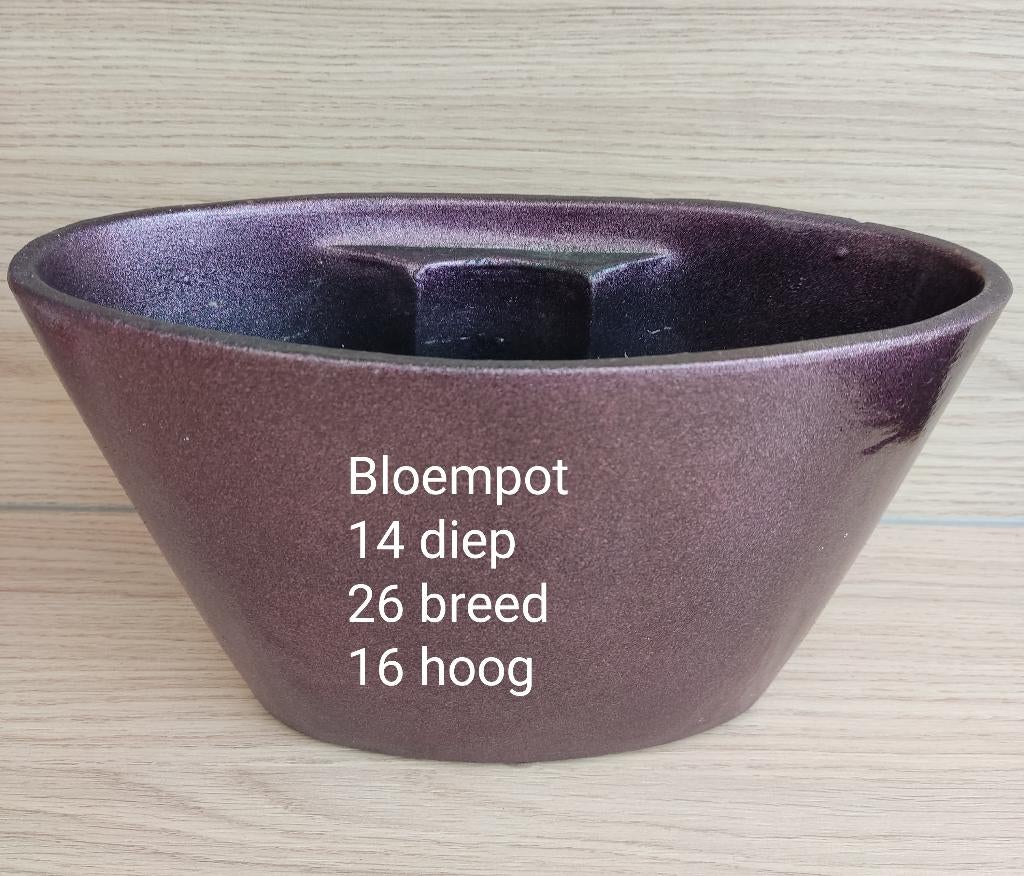 Bloempot paars ovaal, Tuin en Terras, Bloempotten, Gebruikt, Aardewerk, Binnen, Minder dan 40 cm, Minder dan 25 cm, Overige vormen
