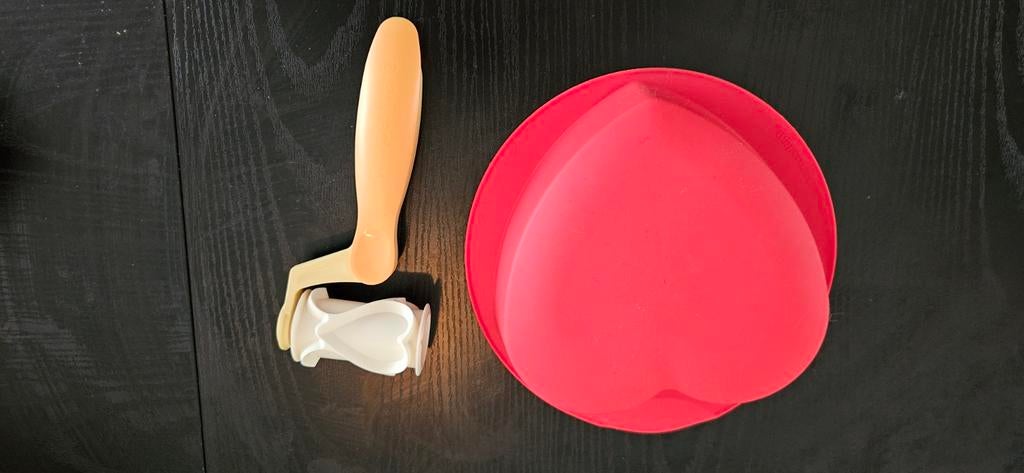 Nieuwe Tupperware hartvorm en koekjesroller, Ophalen of Verzenden