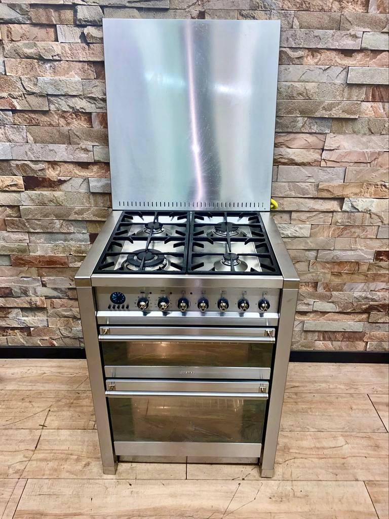 Luxe Smeg Fornuis 4 pits met 2 ovens Incl. Achterwand 70x60, 60 cm of meer, Fornello Esperta, Ophalen of Verzenden, Zo goed als nieuw