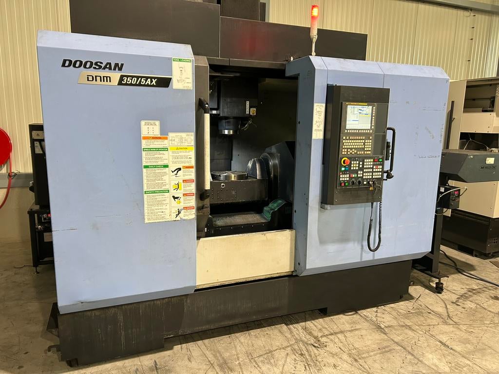 Doosan DNM 350 / 5AX