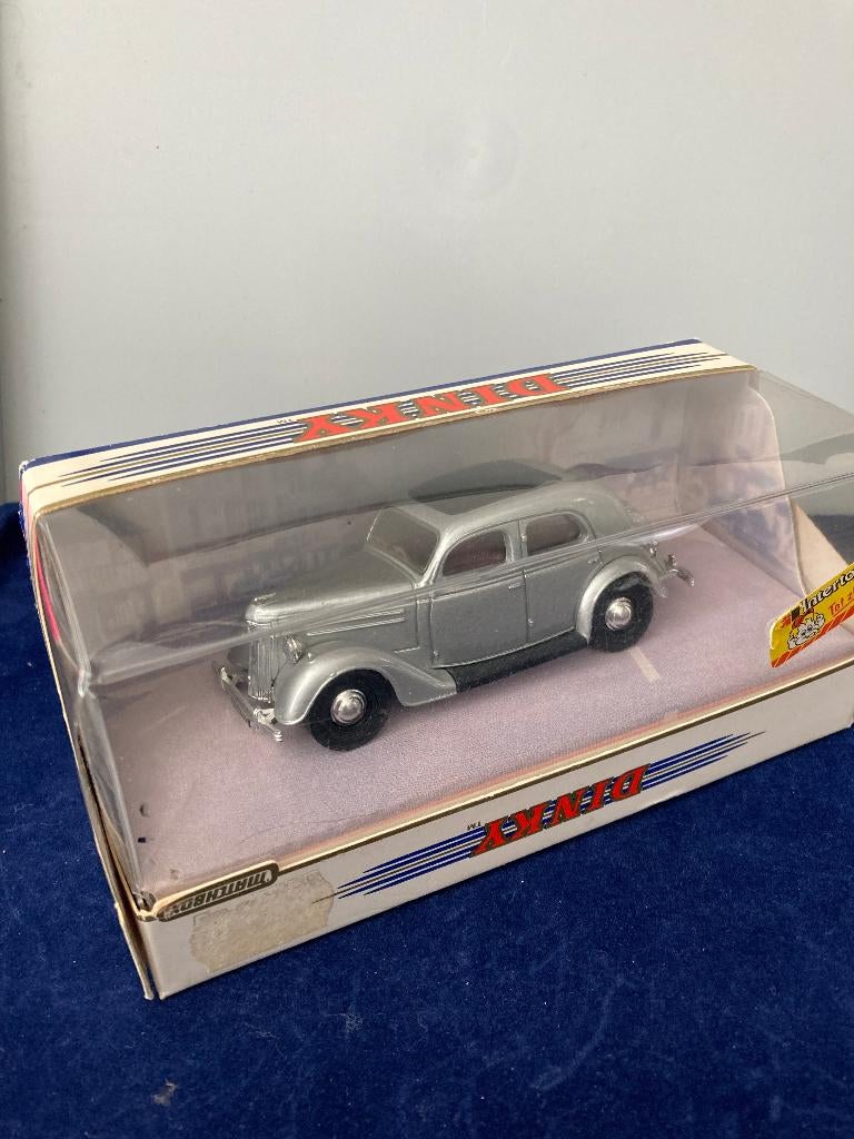 Dinky Toys DY 23 Corvette en DY 5-B Ford V8, Verzenden, Zo goed als nieuw, Auto, Dinky Toys