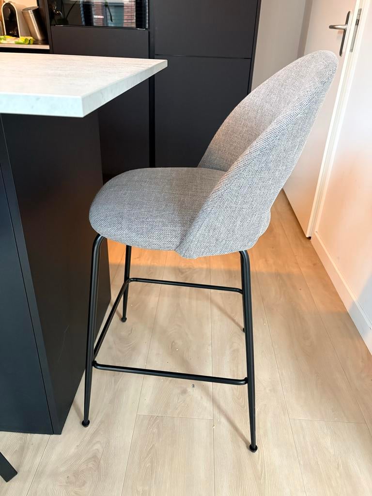 Kave Home Barkruk - Zithoogte 65cm, Ophalen, Met voetsteun, Zo goed als nieuw, Metaal