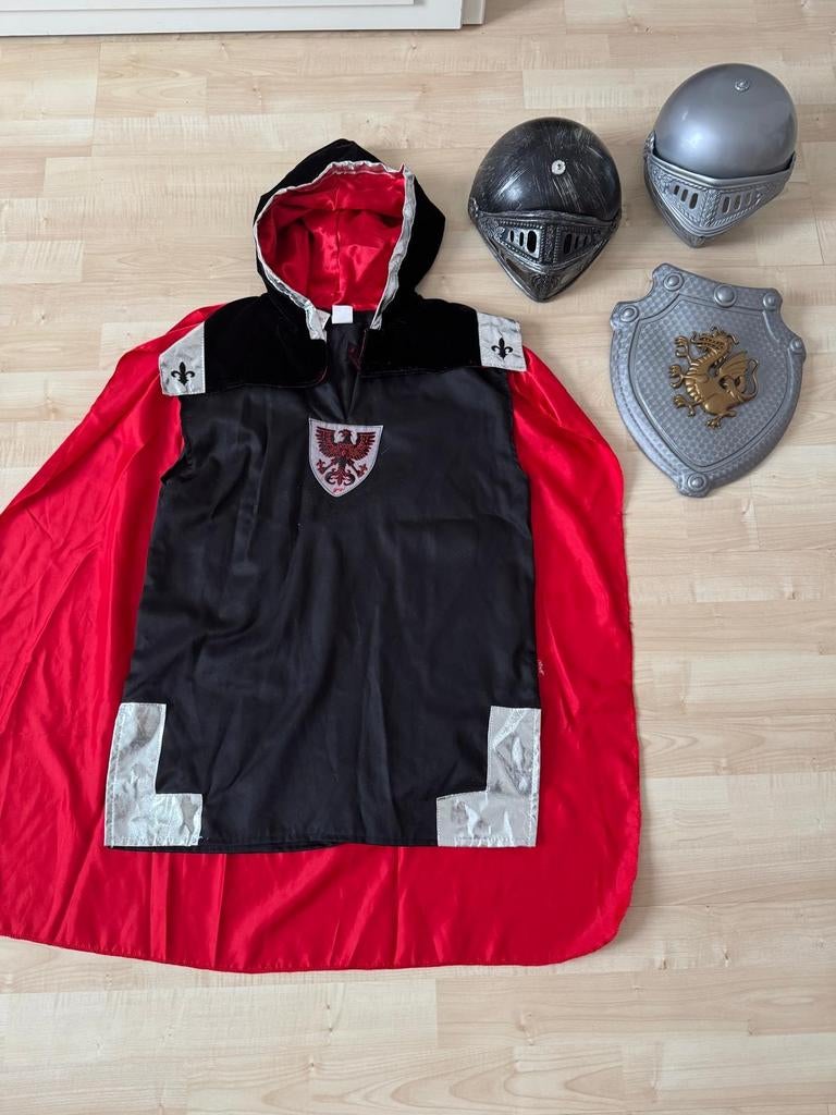 Diverse Verkleedkleren Carnaval, Ophalen, Zo goed als nieuw, 122 t/m 128, Jongen of Meisje