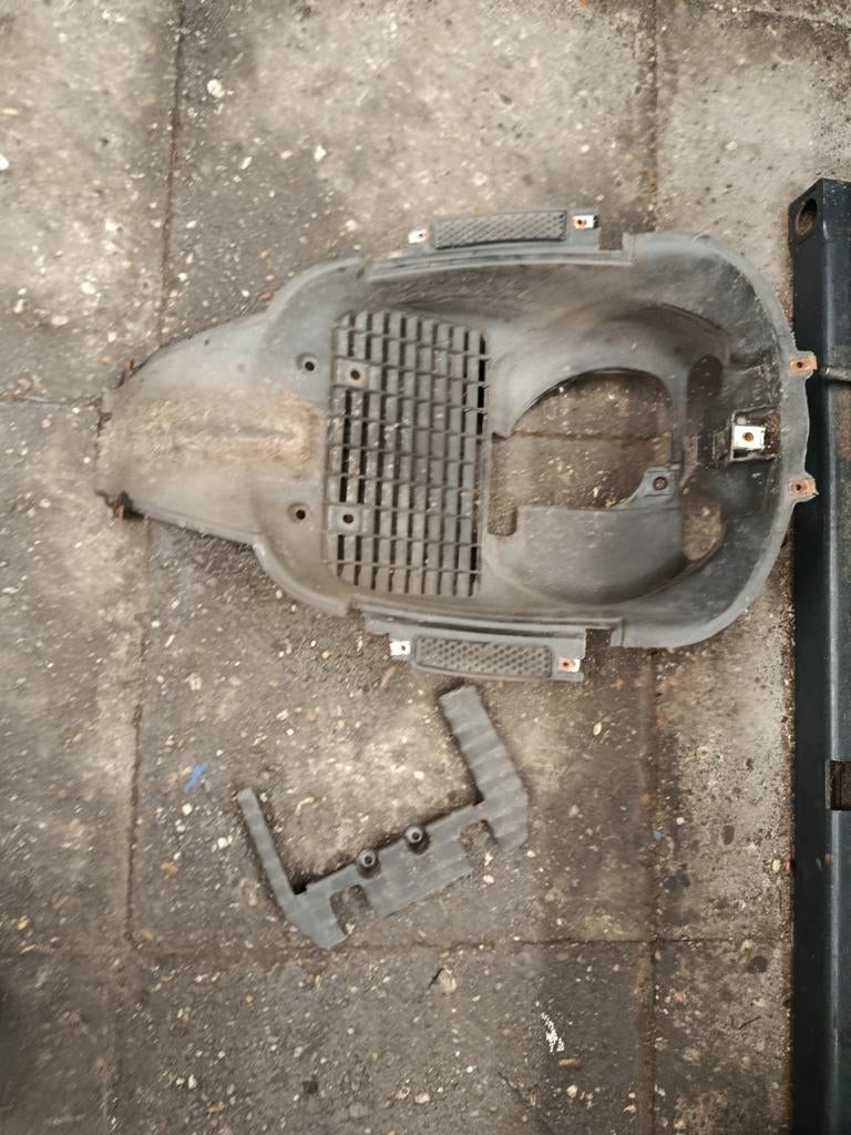 Runner Radiateur Kapjes, Fietsen en Brommers, Brommeronderdelen | Scooters, Ophalen of Verzenden, Gebruikt, Kap, Overige merken