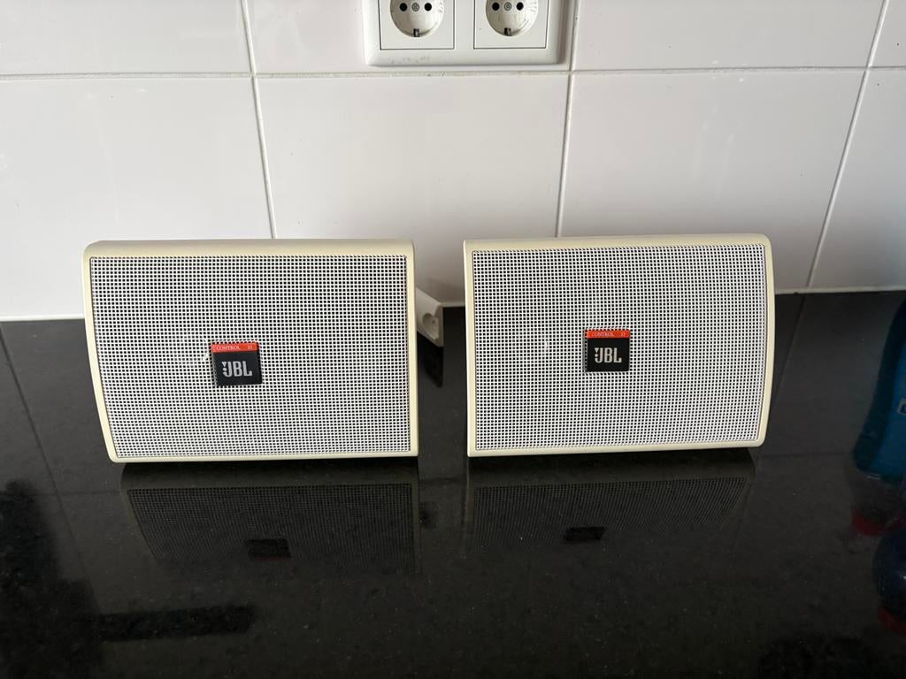 JBL control 23 - set van twee witte speakers, Audio, Tv en Foto, Luidsprekers, Ophalen of Verzenden, Zo goed als nieuw, Front, Rear of Stereo speakers