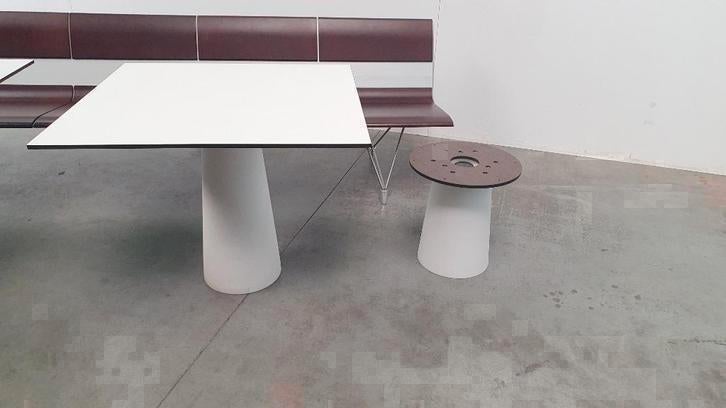 Moooi container table + low voet wit classic dutch design, Ophalen, Kunststof, Gebruikt, Moooi