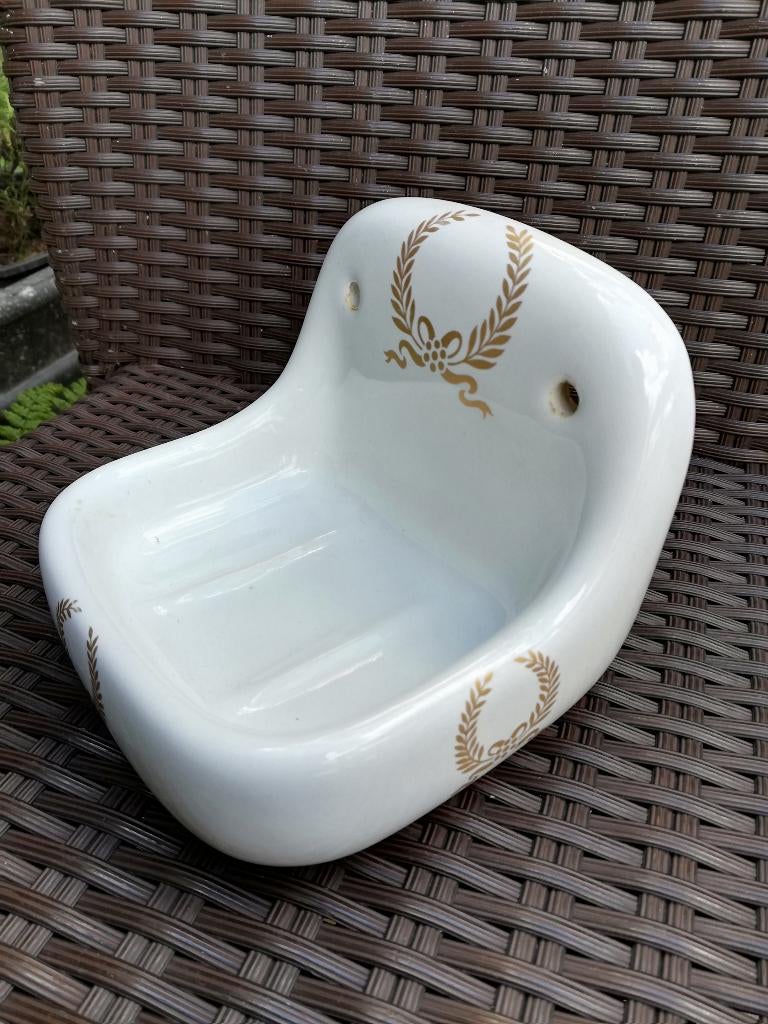 Frans zeepbakje wit porselein goudkleurig decor vredestak