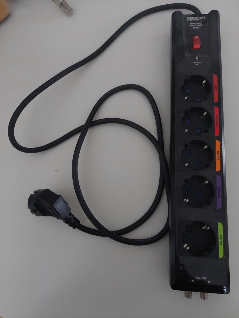 Monster Power AV 500 stekkerdoos, Ophalen of Verzenden, Gebruikt, Minder dan 2 meter, Overige kabels