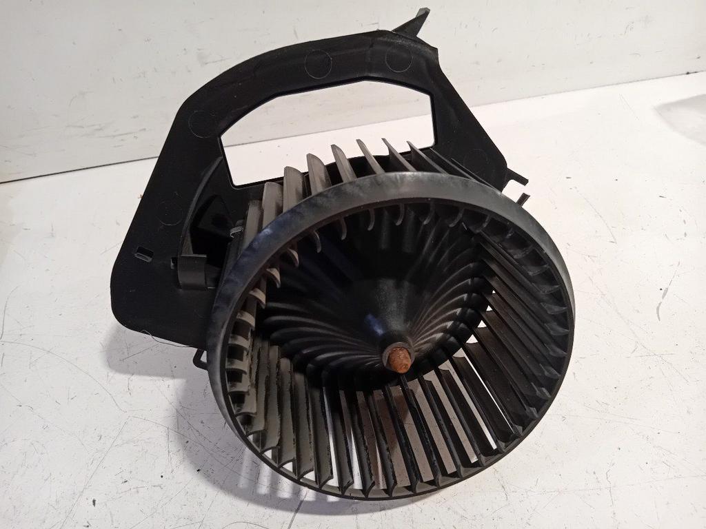 Kachel ventilator motor Volkswagen Transporter, Onderdelen@venauto.nl, Van der Ven Autorecycling B.V., Gebruikt, Ettenseweg 76, 4706 PB Roosendaal, The Netherlands