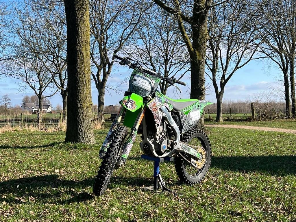 crossmotor kawasaki KXF 250