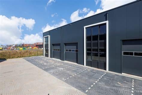 GEZOCHT: Bedrijfsruimte / winkelruimte, Huizen en Kamers, Arnhem