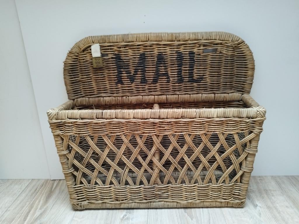Riviera Maison Mail post- of krantenmand gemaakt van rotan, Verzenden, Zo goed als nieuw