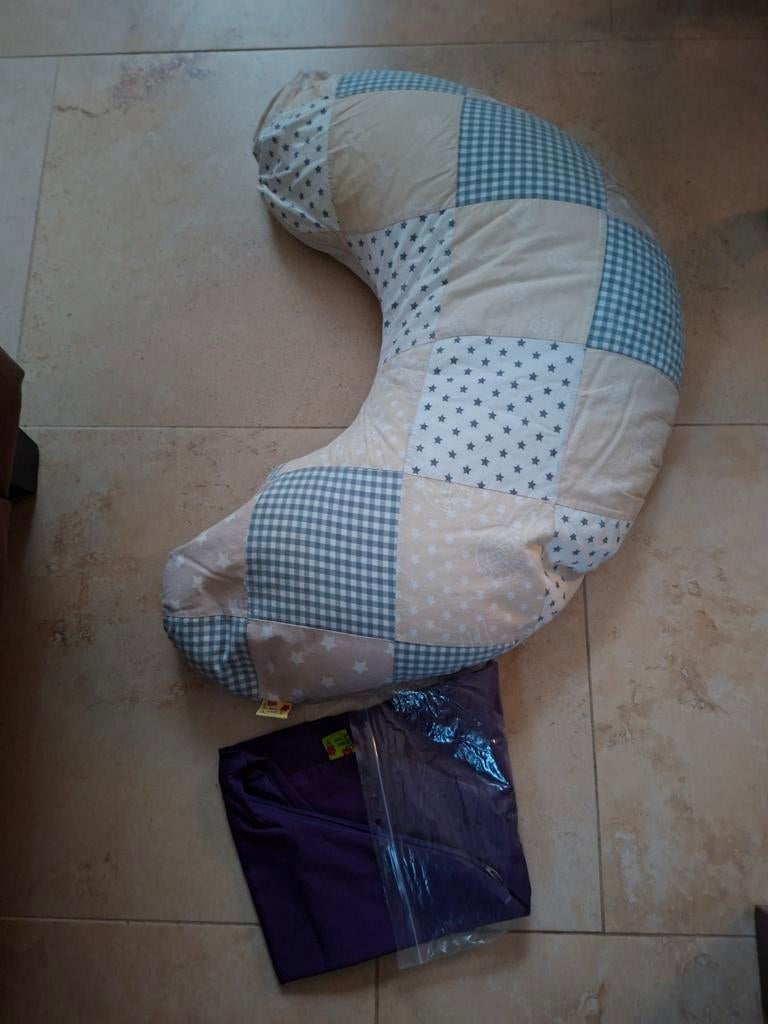 Voedingskussen met afneemb slo+ nieuw paarse sloop in folie, Kinderen en Baby's, Overige Kinderen en Baby's, Zo goed als nieuw