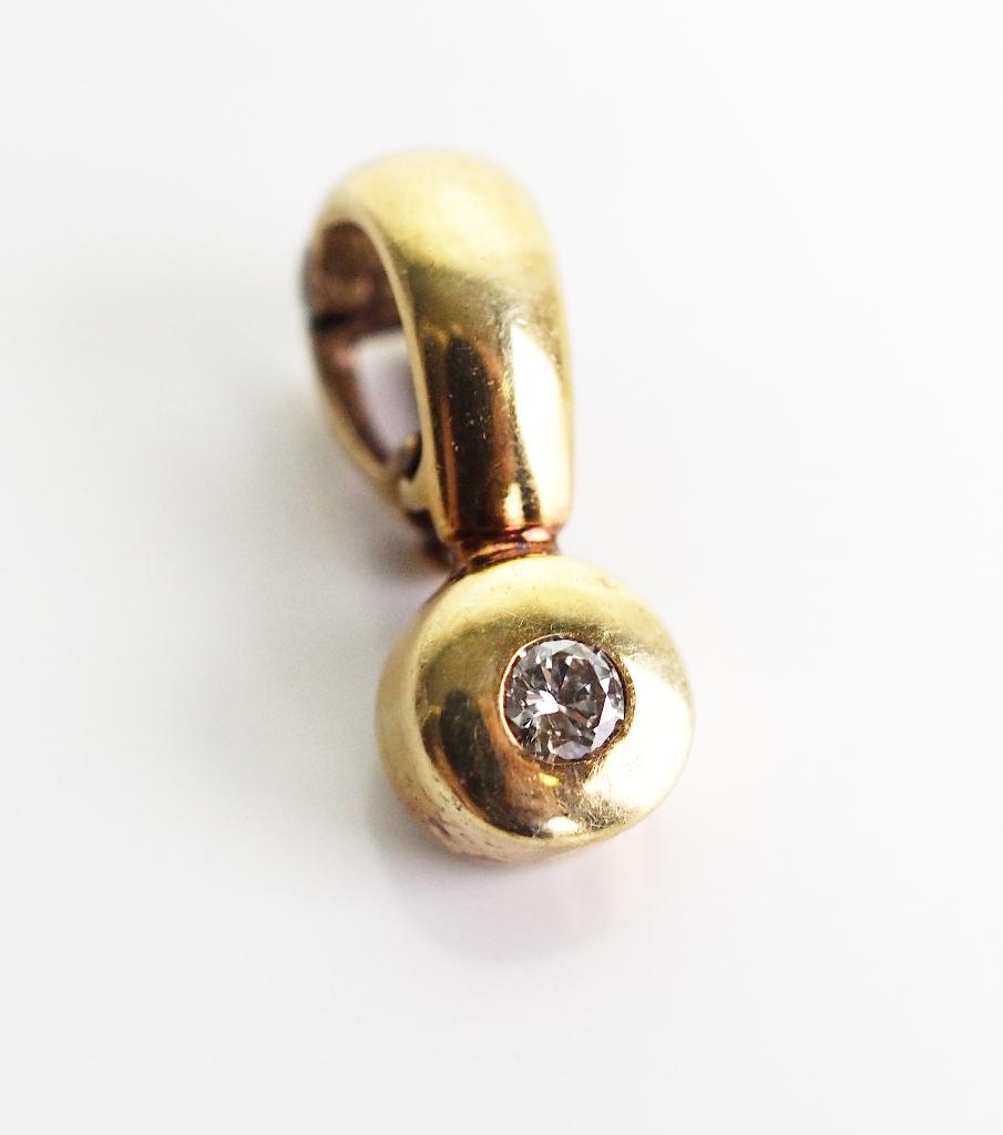 14 krt gouden hanger met diamant, ., Ophalen of Verzenden, Zo goed als nieuw, .