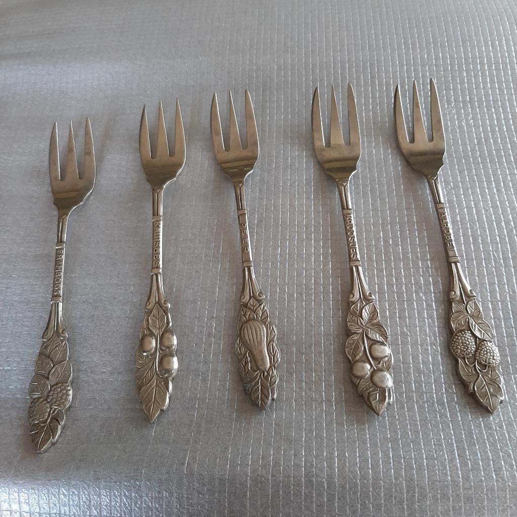 taartvorkjes / gebaksvorkjes 5 stuks gemerkt: GéBé, Ophalen