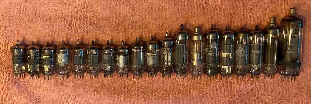 Vintage Philips Radio, zend, elektronenbuizen Collectie, Ophalen of Verzenden, Buis of Buizen