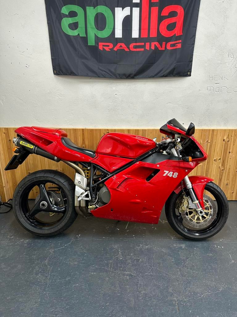 Ducati 748 s biposto, 2 cilinders, Sportuitlaat, Motorrijbewijs A, Super Sport