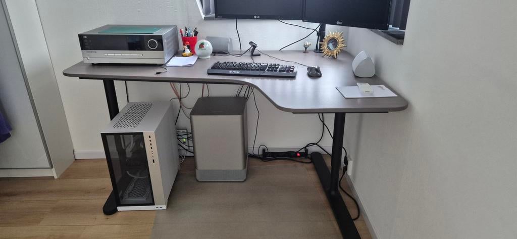 Hoekbureau van ikea T.E.A.B, Ophalen of Verzenden, Zo goed als nieuw