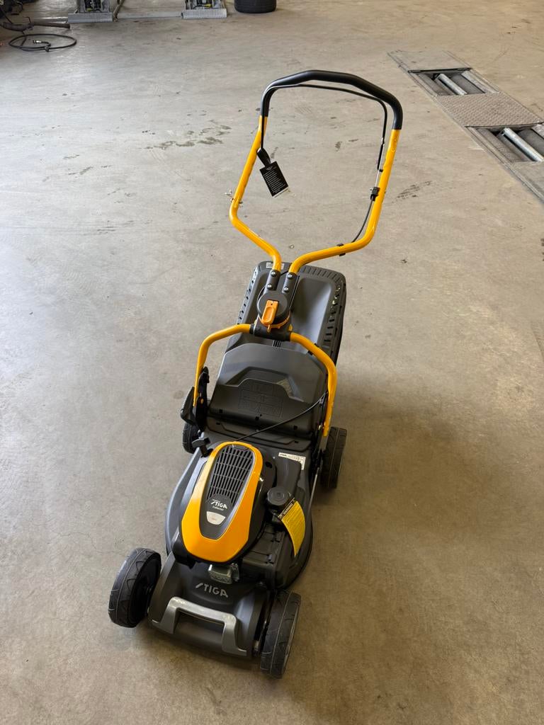 Nieuwe stiga collector 543, Ophalen, Opvangzak, Nieuw, Benzine-grasmaaier