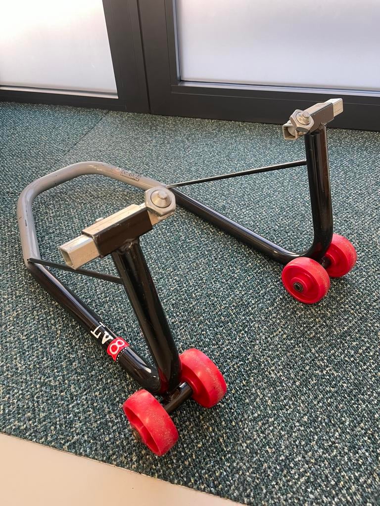 Levitate 8 motor paddock stand, Ophalen