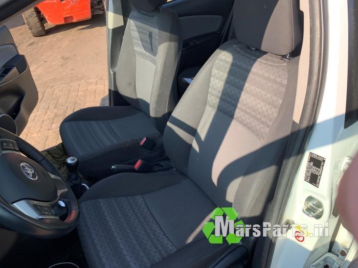 Bekleding Set (compleet) van een Toyota Yaris, Auto-onderdelen, Interieur en Bekleding, Gebruikt, -, -, Ophalen of Verzenden