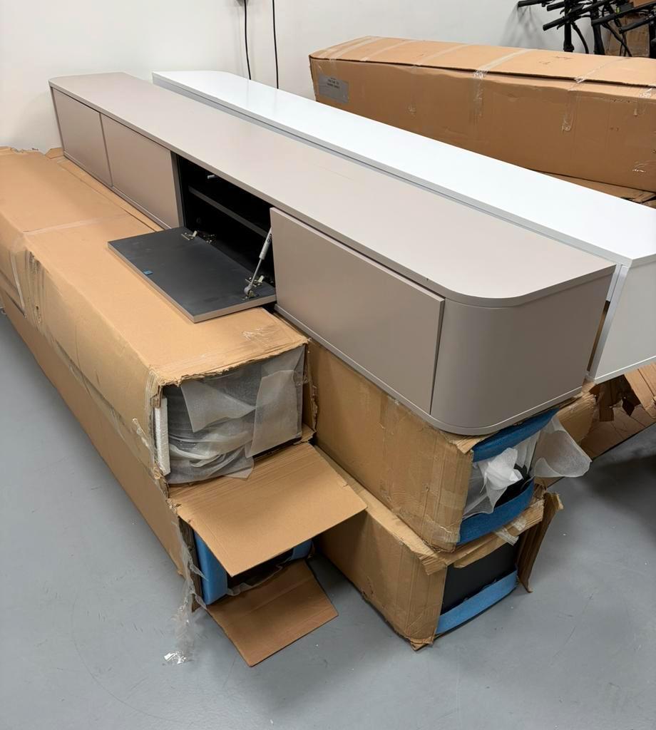 Japandi TV kast 270cm beige nieuw met opslag schade, Japandi, Japandi, Japandi, Ophalen of Verzenden