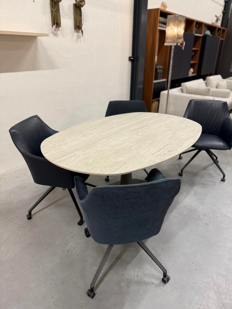 Nieuw Leolux Columna Eettafel Ovaal Keramiek Tafel 165x110, Huis en Inrichting, Tafels | Eettafels, Overige materialen, Leolux