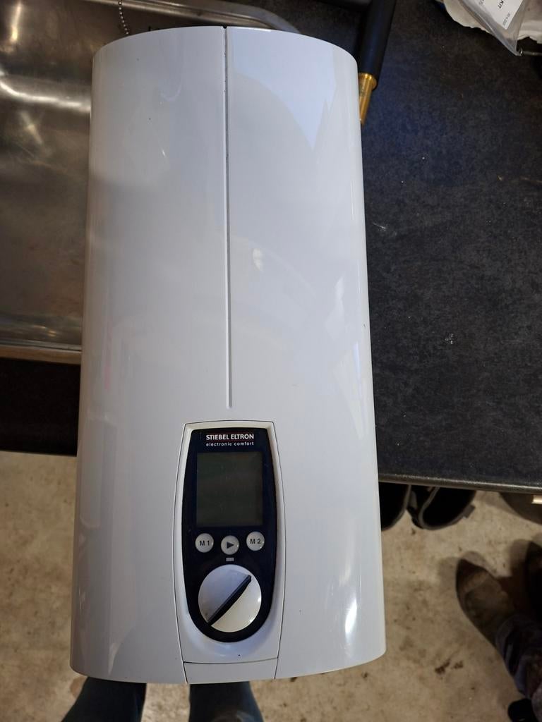 Stiebel eltron doorstroomboiler met afstandsbediening, Minder dan 20 liter, Ophalen, Boiler, Minder dan 3 jaar oud