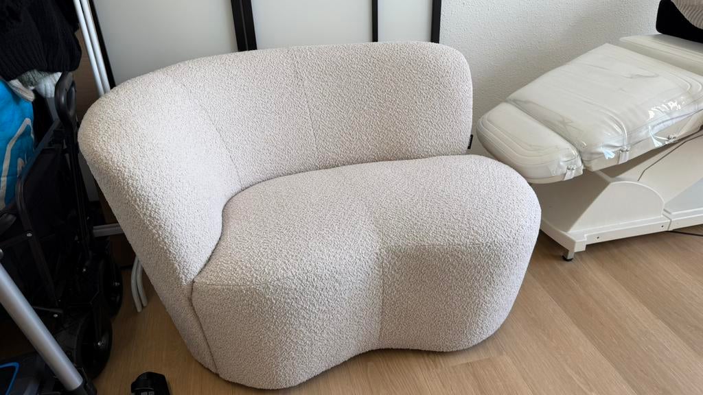 WOOOD Fauteuil (Karwei) creme teddy stof met leuning rechts, Minder dan 75 cm, Nieuw, Ophalen of Verzenden, 75 tot 100 cm