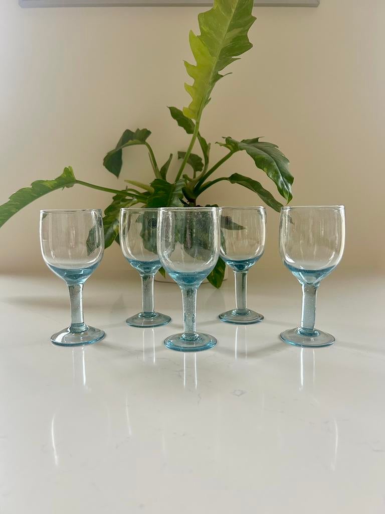 5 nieuwe vintage blauwe wijnglazen Ikea. 280 ml, Verzamelen, Glas en Borrelglaasjes, Ophalen of Verzenden, Zo goed als nieuw, Overige typen